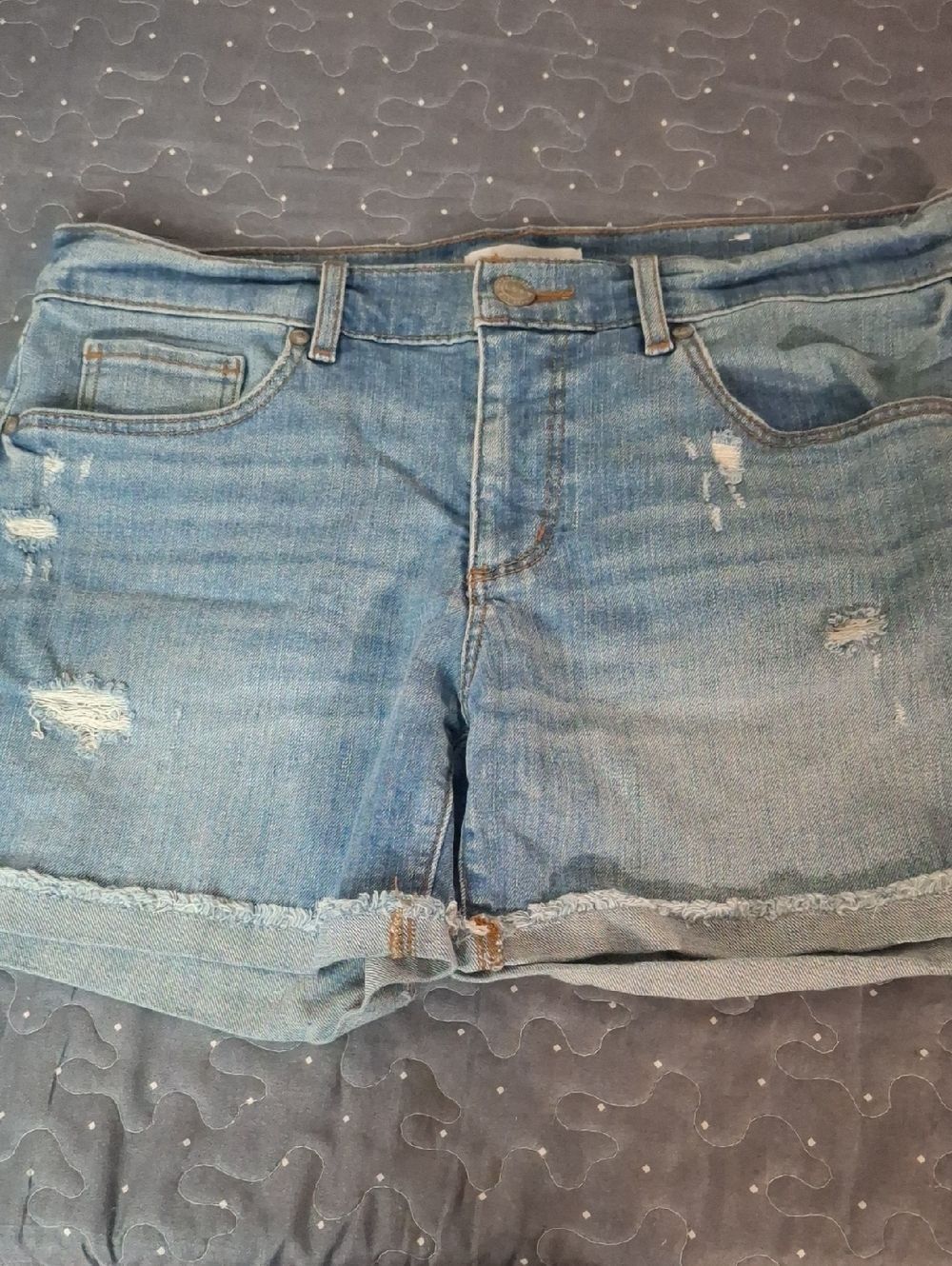 LOFT Light Wash Distressed Denim Shorts size 6